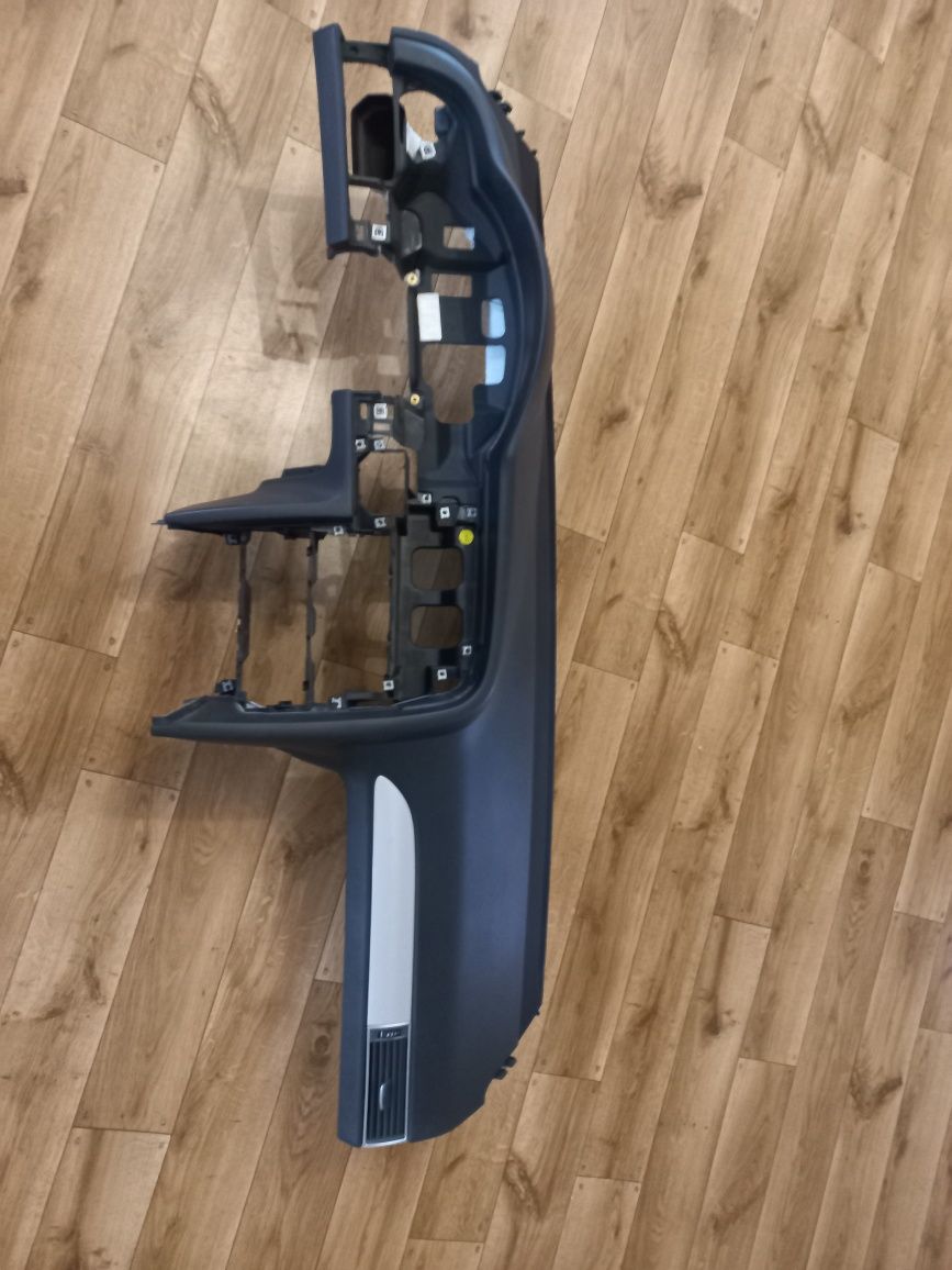 Deska rozdzielcza kokpit pulpit audi a6 c6 czarna airbag