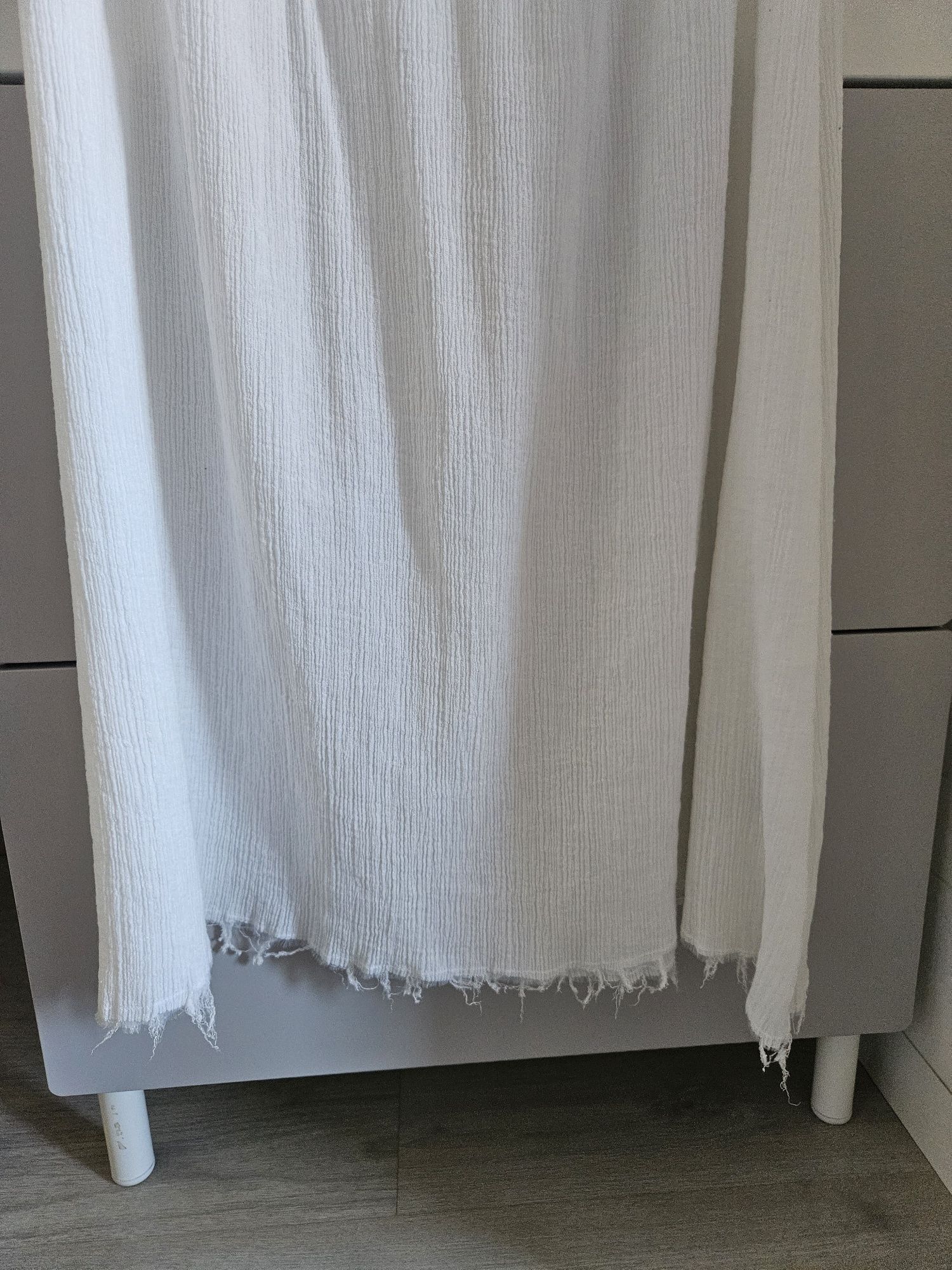 Saia midi com efeito enrugado Zara