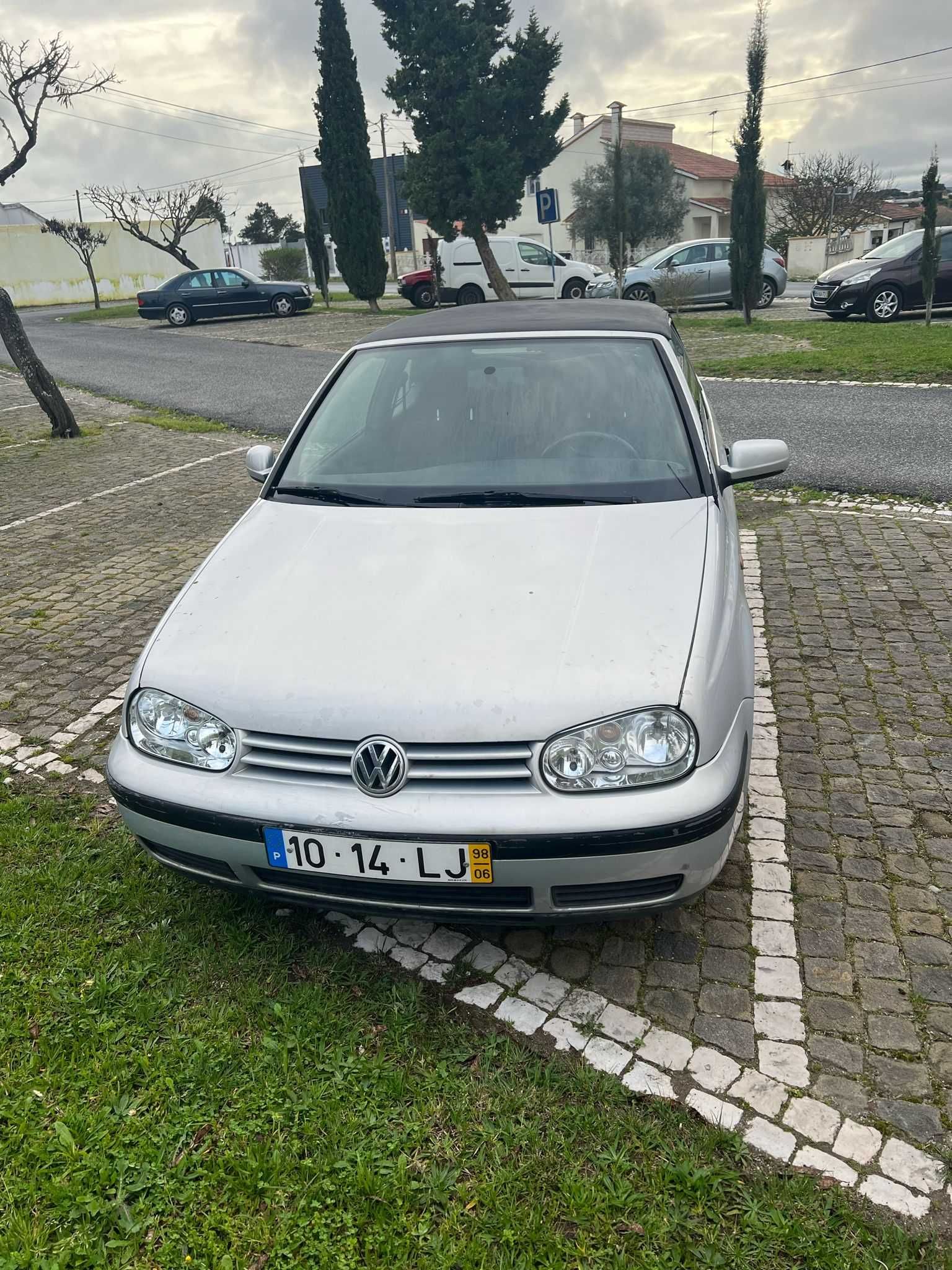 VW Golf Cabrio cinza