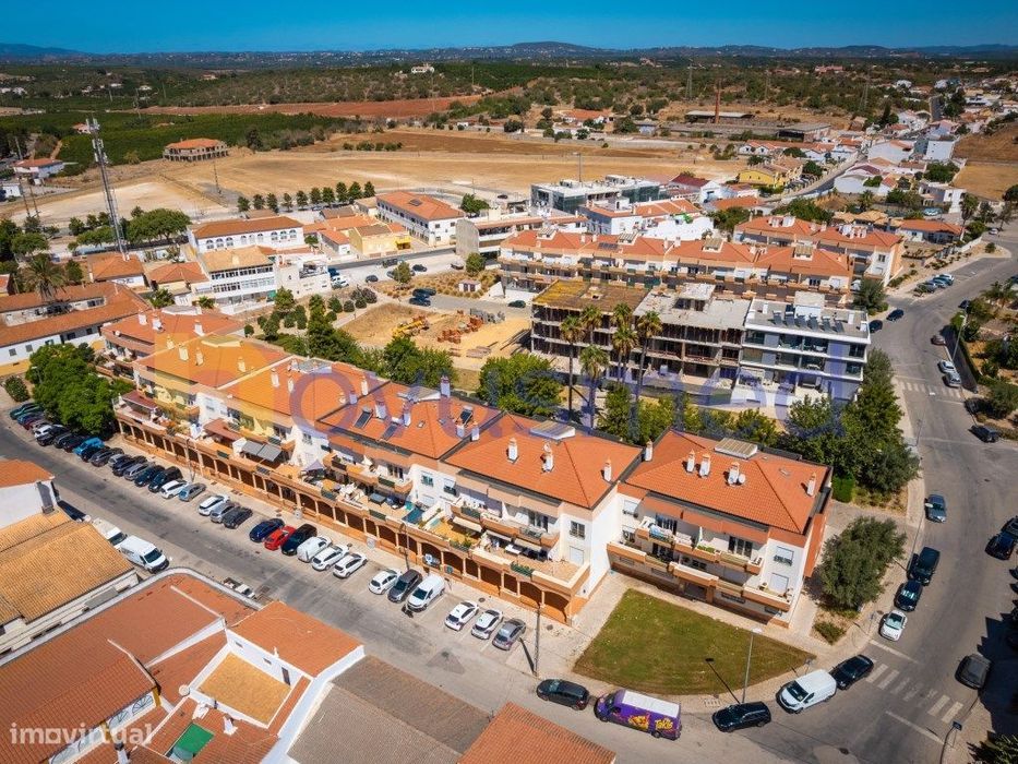 Apartamento T2+1 com Garagem e Arrecadação no Centro do Algoz