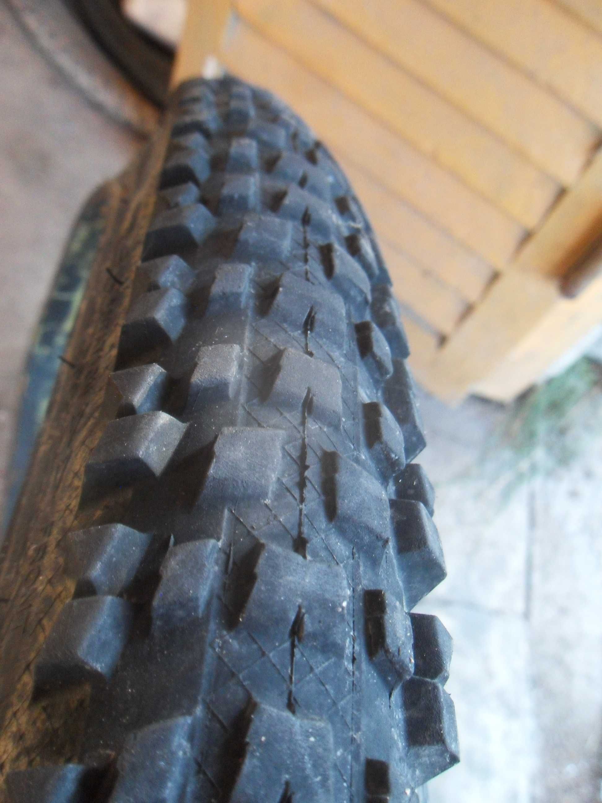 Hutchinson GILA  opona 29x 2,25 Kevlar TLReady Polecam
