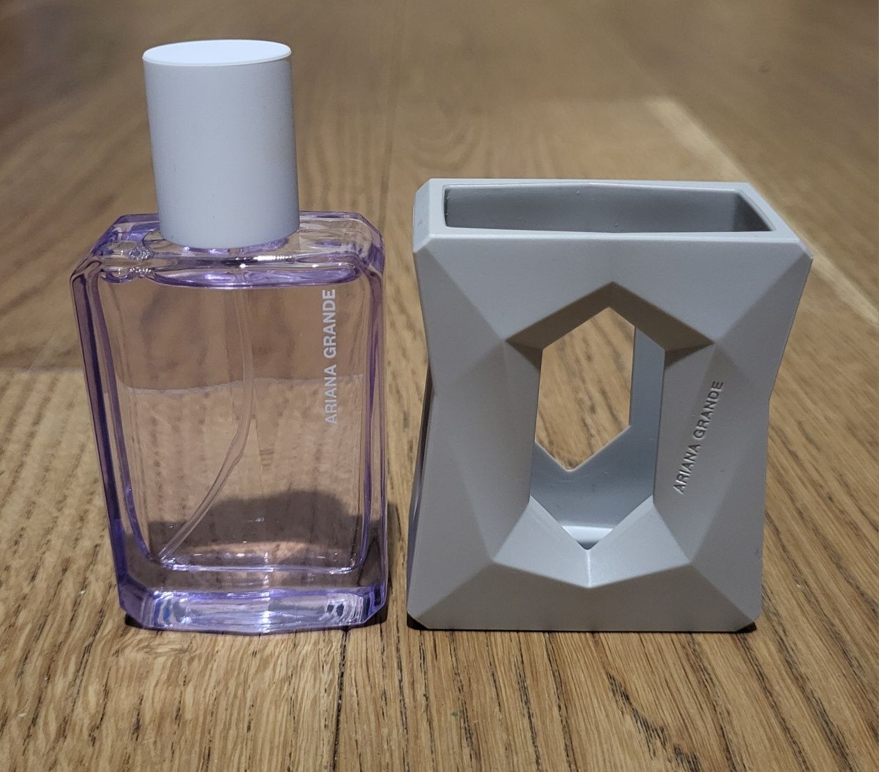 GOD IS A WOMAN Ariana Grande perfumy