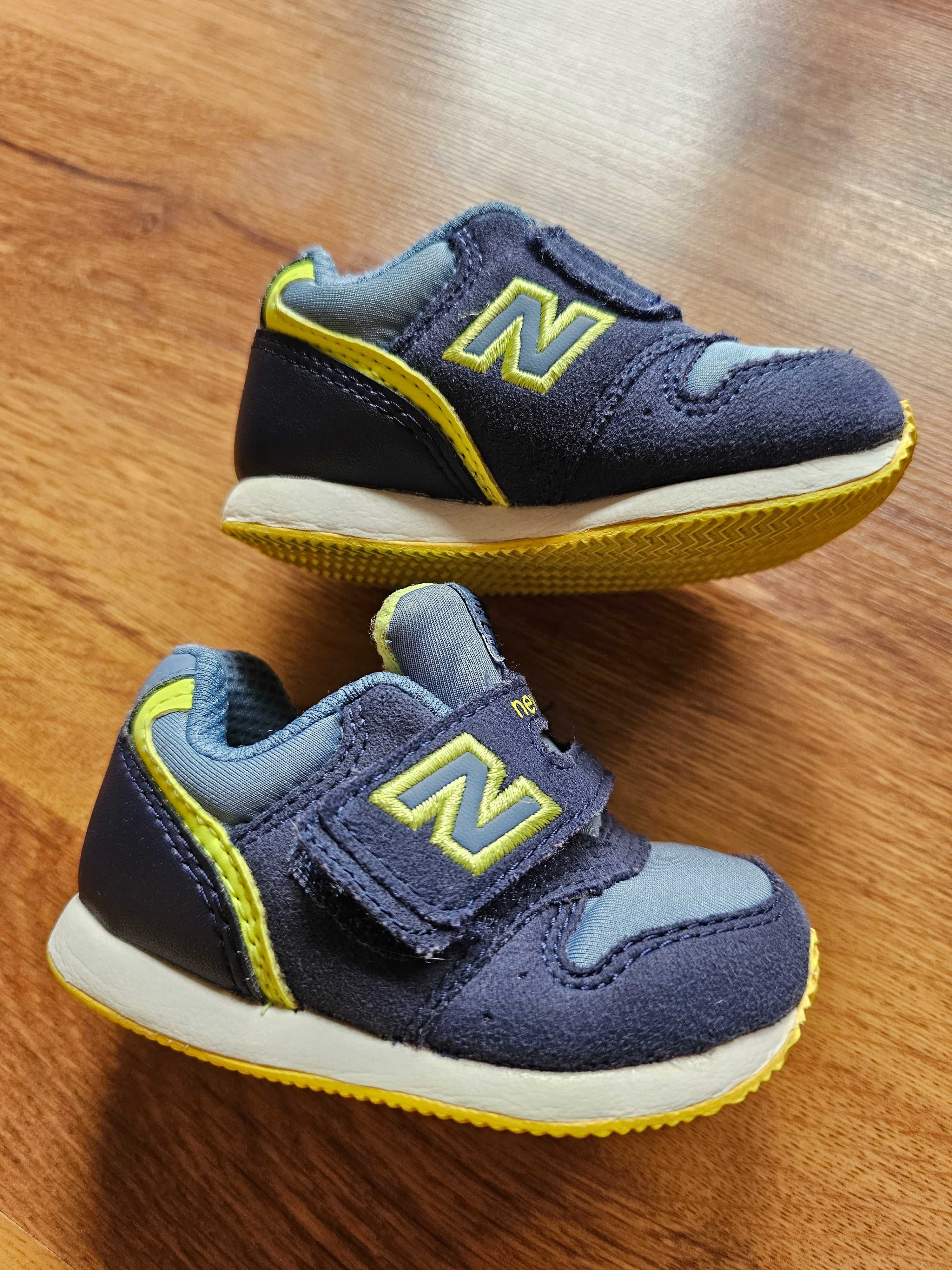 Buty dziecięce new balance rozmiar 21.