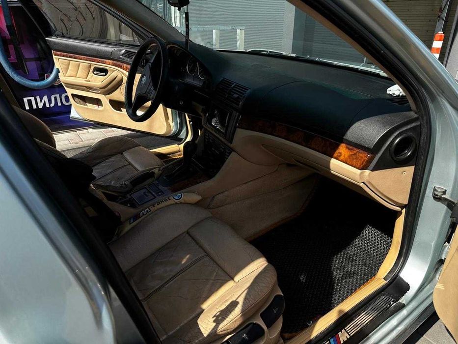 Продам BMW E 39 528i