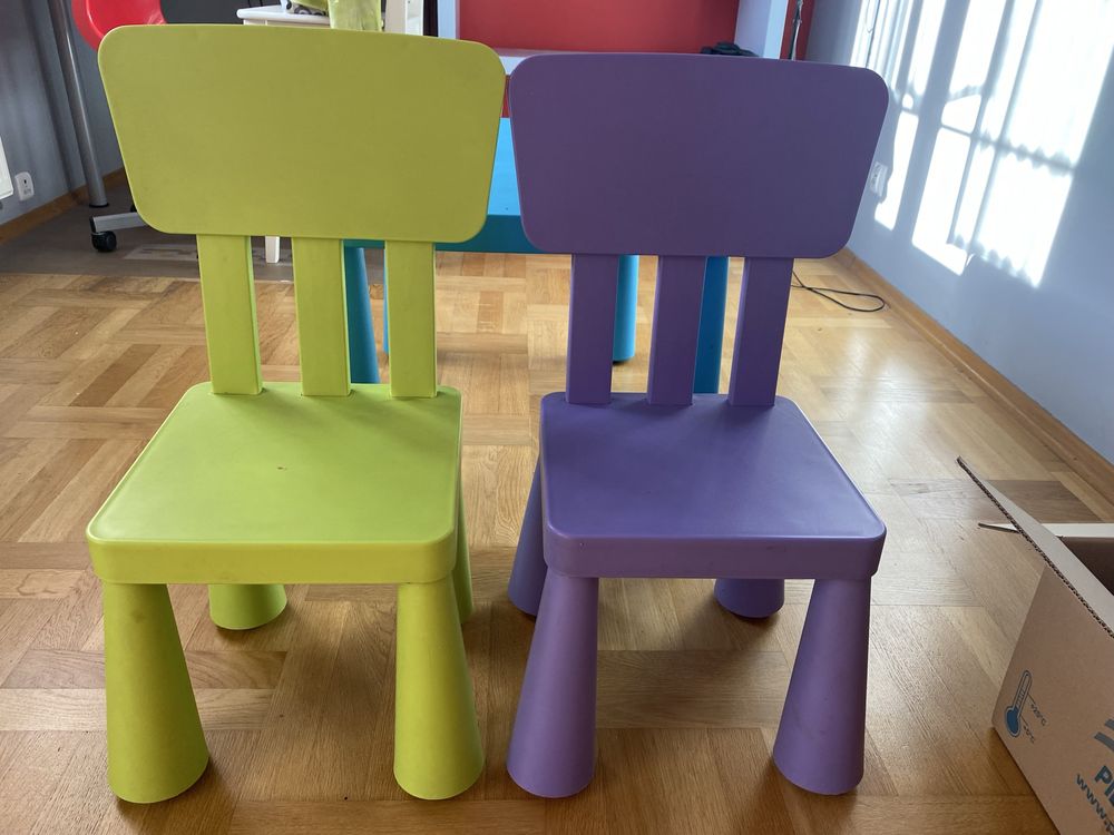 Stolik Ikea Mammut + 2 krzesełka
