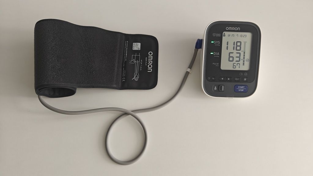 Тонометр OMRON М7 Intelli IT (HEM-7322T-E)
