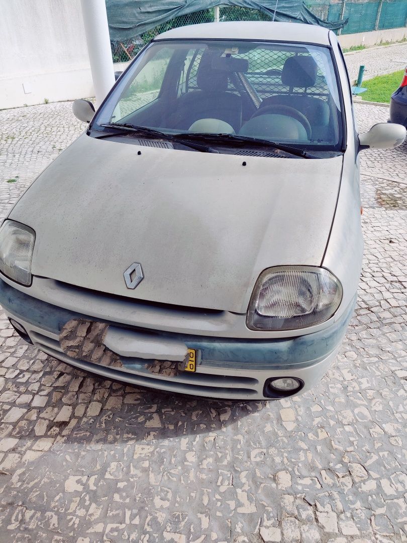 Renault Clio para peças