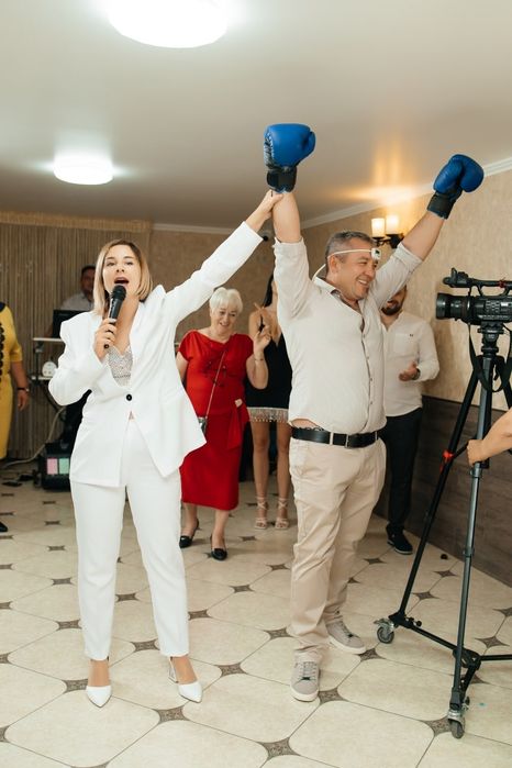 Тамада  арка декоратор весілля ведуча корпоратив діджей музикант