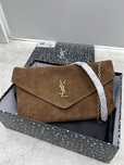 Сумочка в стилі YSL