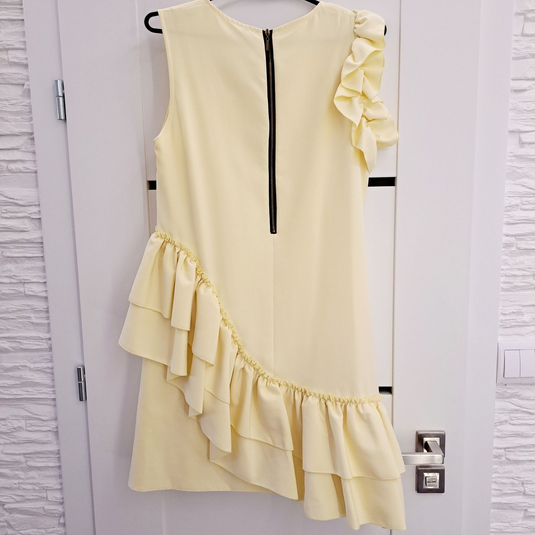 Żółta sukienka 38