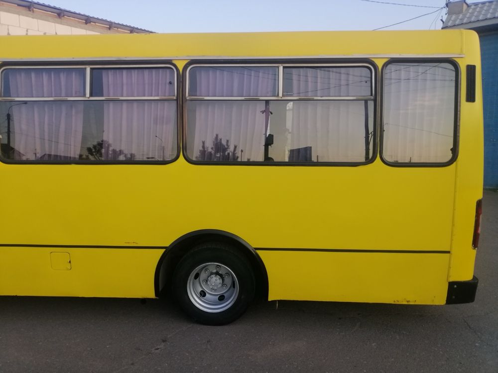 Автобус ISUZU пасажирський
