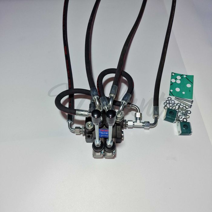 Rozdzielacz 2 Sekcyjny Ursus C-330 Zewnętrzny Hydrauliczny Do Wywrotu