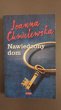 Nawiedzony Dom, Joanna Chmielewska