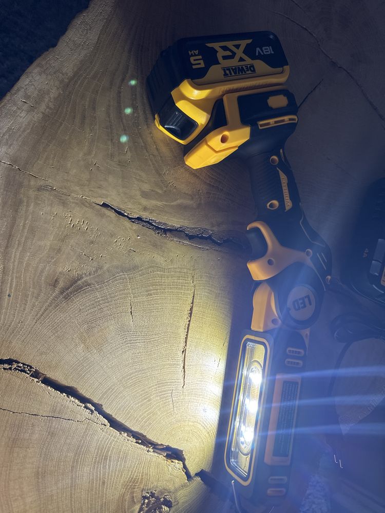 Lampka halogen led latarka n akumulatory dewalt