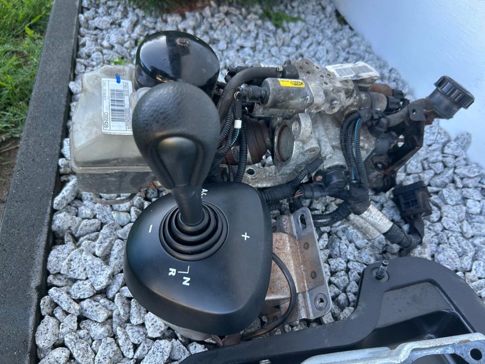 Robot automat,gałka biegòw Trafic 2.0 Dci 115km 2012 rok
