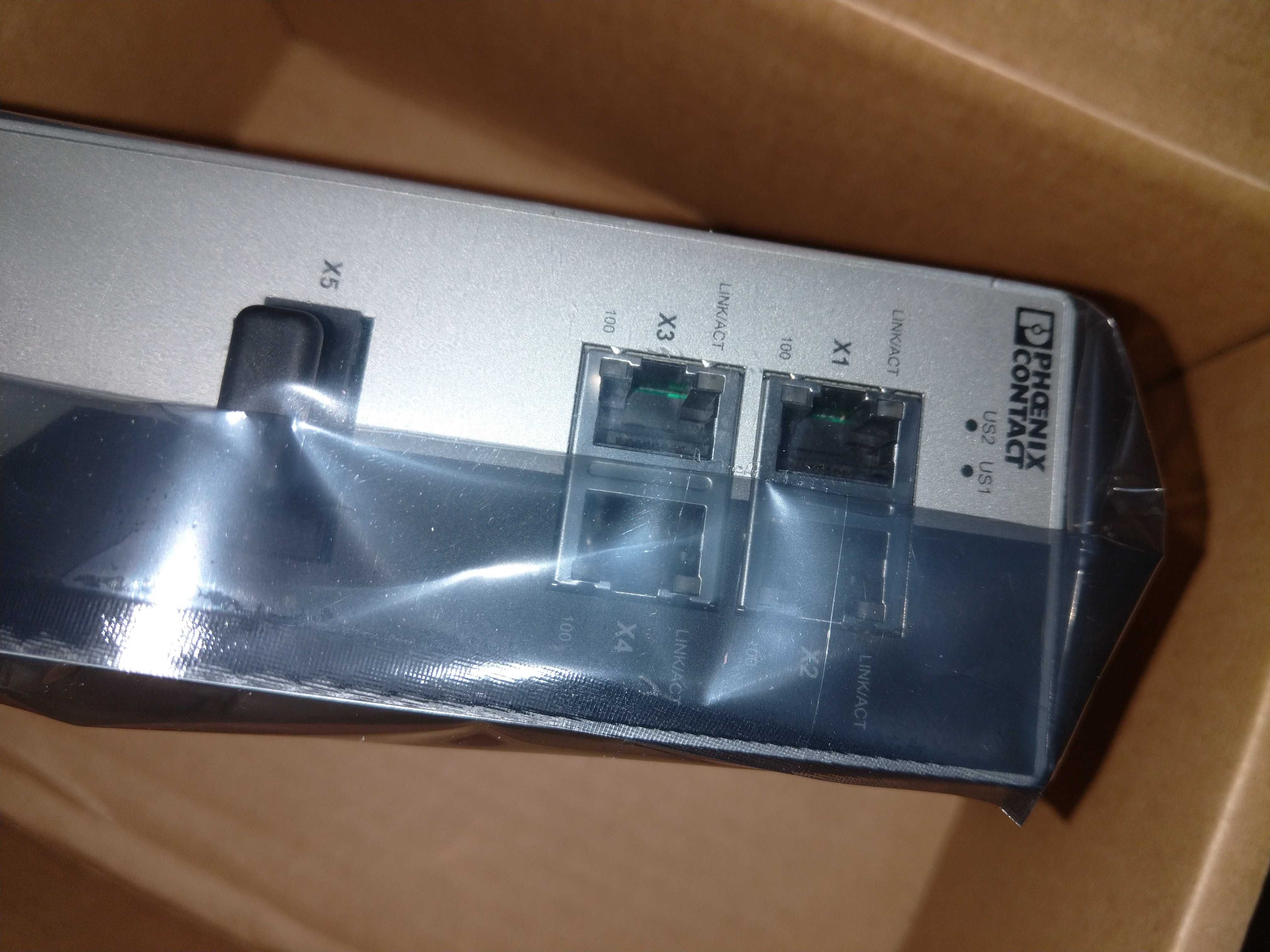 Przemysłowy przełącznik Ethernet - FL SWITCH 3004T-FX