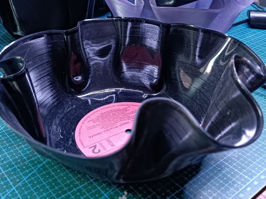 Miska z winyla vinted