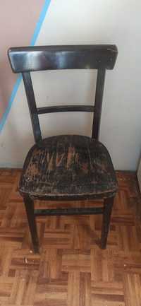 PRL Trzy stare krzesła