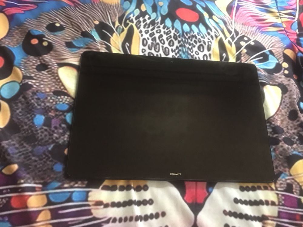 Huawei MediaPad T5, 3/32GB, экран 10 дюймов. Отличный