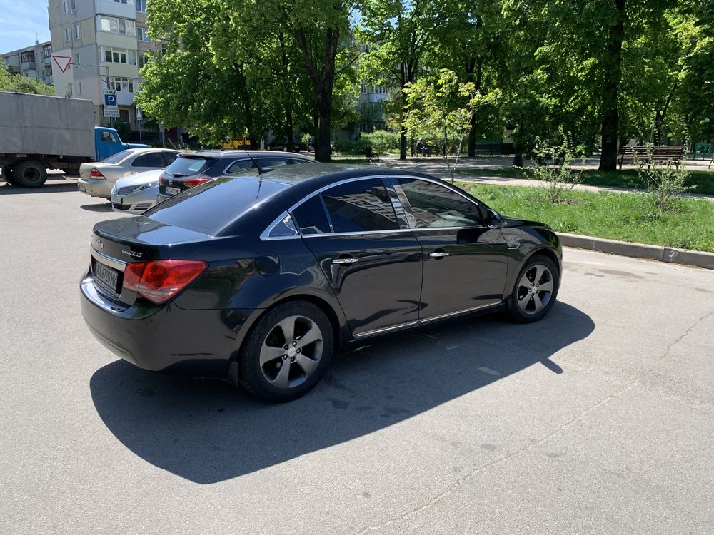 Продам Chevrolet Cruze 1,8 газ/бензин