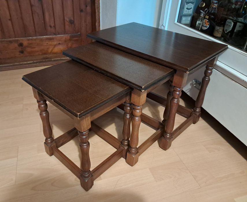 Trio, komplet Trzech  stylowych stolików