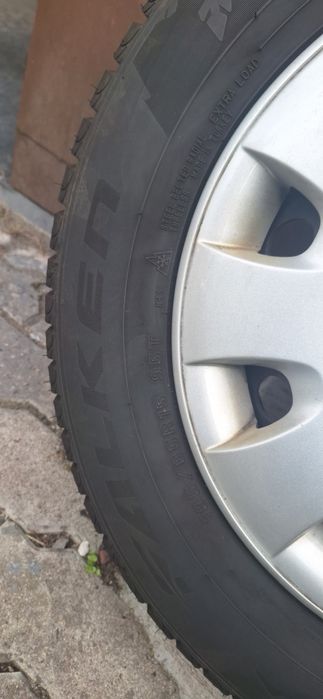 Opony zimowe Falken 195/65R15 r22 felgi stalowe kołpaki VW Audi Seat