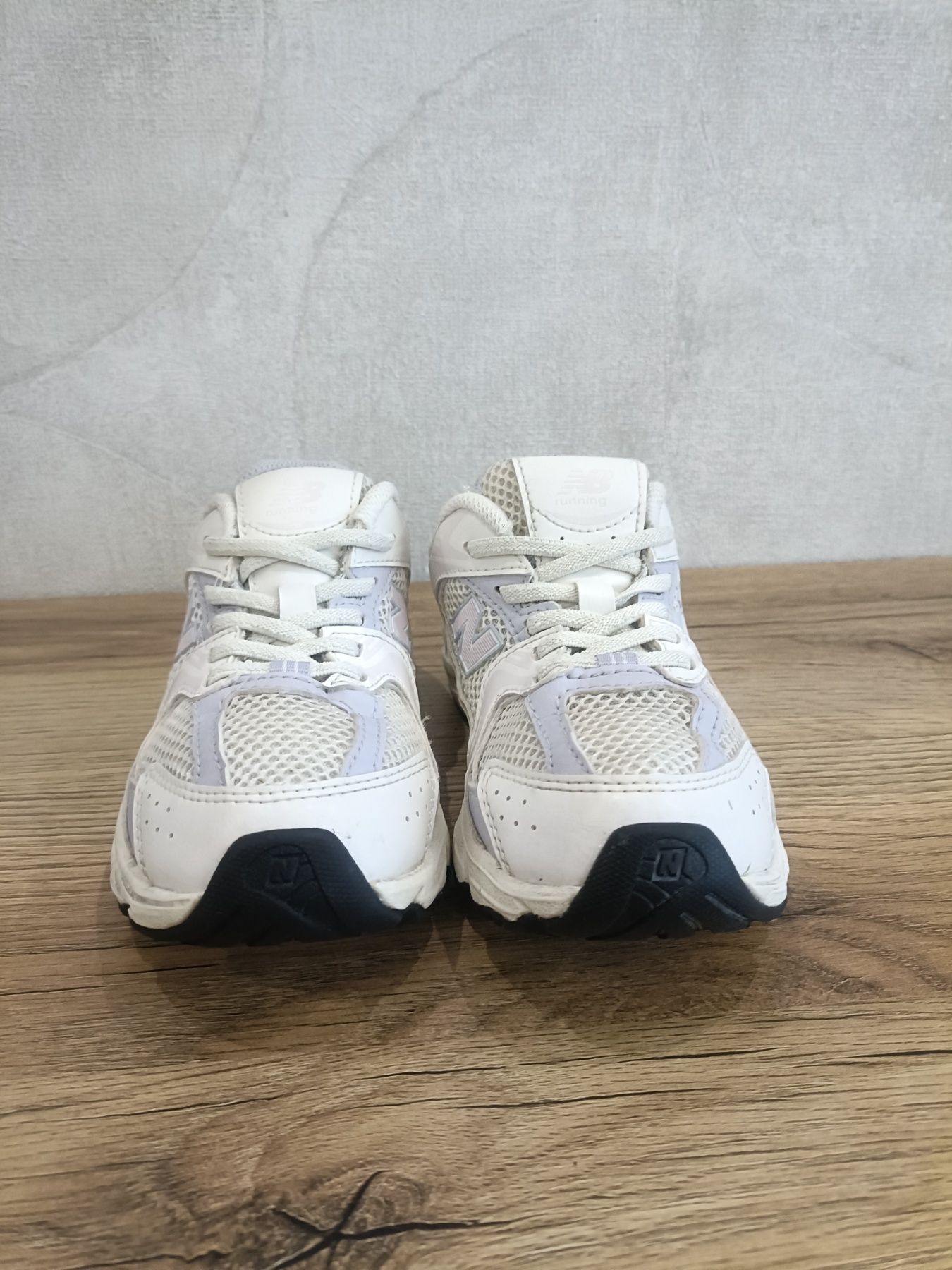 Кросівки new balance для дівчинки 33р