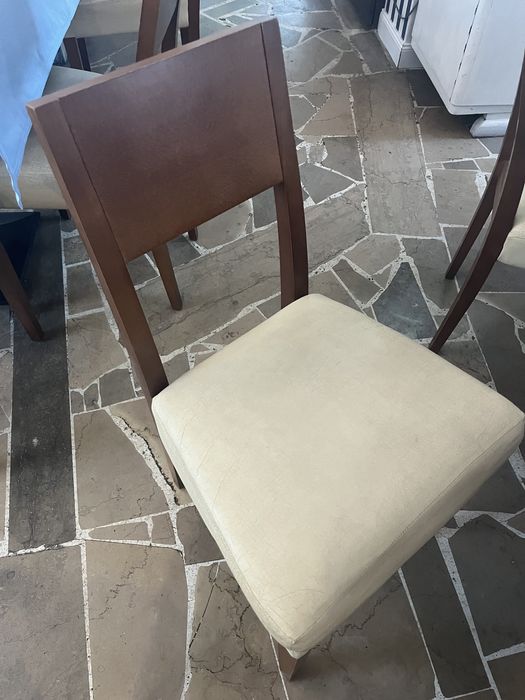 Krzesła używane w dobrym stanie