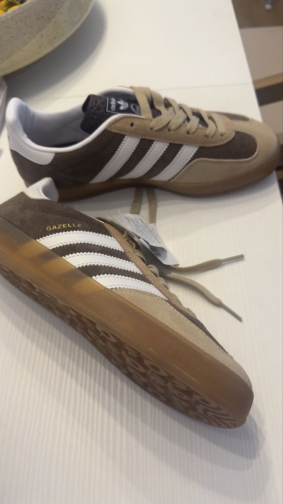 Adidas Gazelle - 39 1/3 NOVO