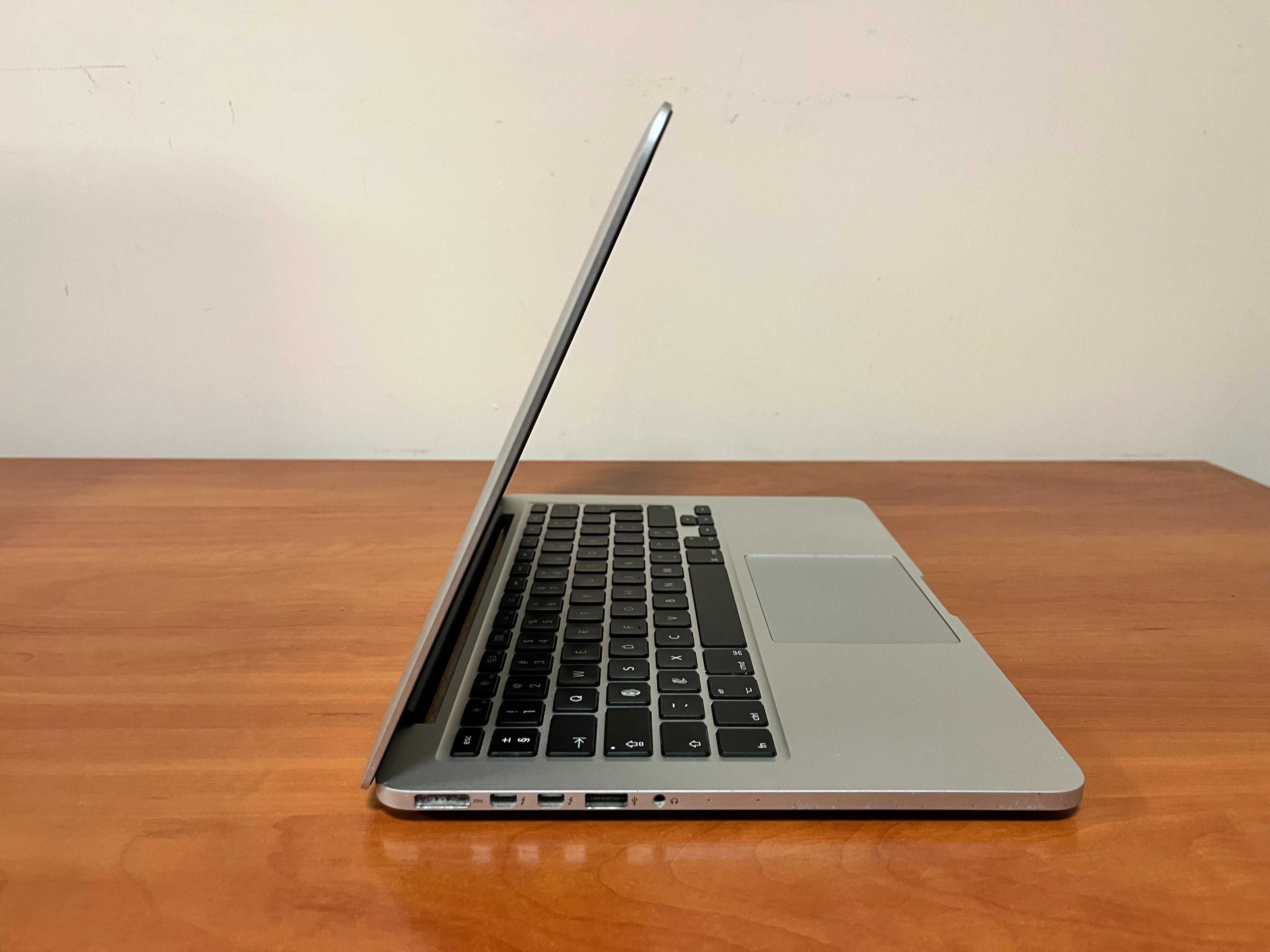 Laptop MacBook Pro 13 A1502 13,3 " Intel Core i5 8 GB / 256 GB srebrny