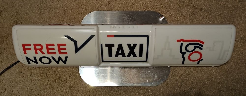 Lampa TAXI Freenow