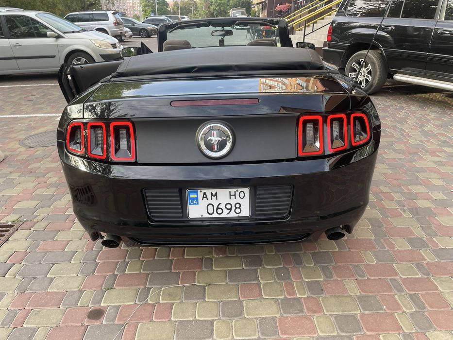 Ford Mustang 3.7i AT