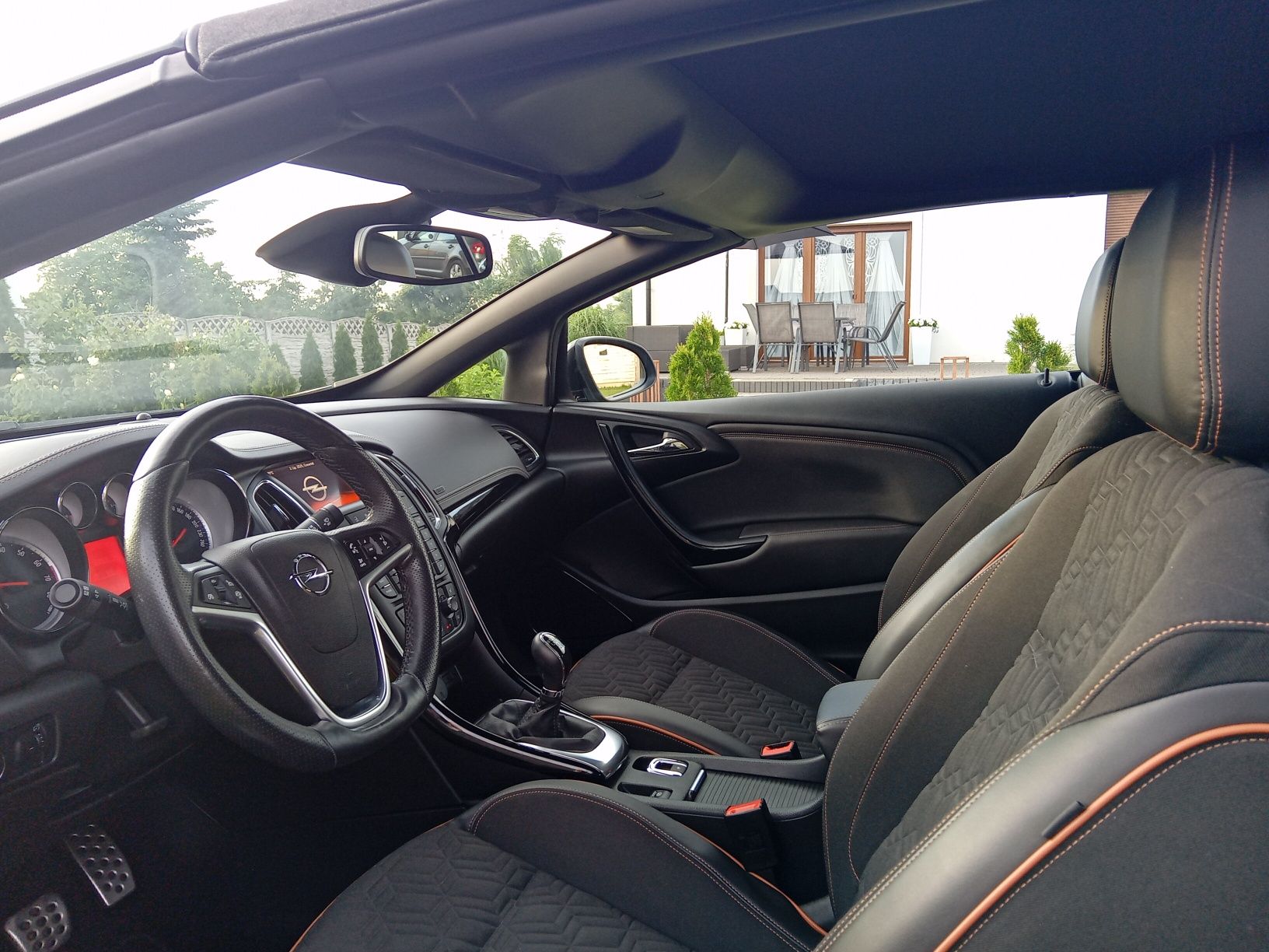 Sprzedam cabrioleta  opel  caskada 2015 r,140 koni  ,przebieg 36000