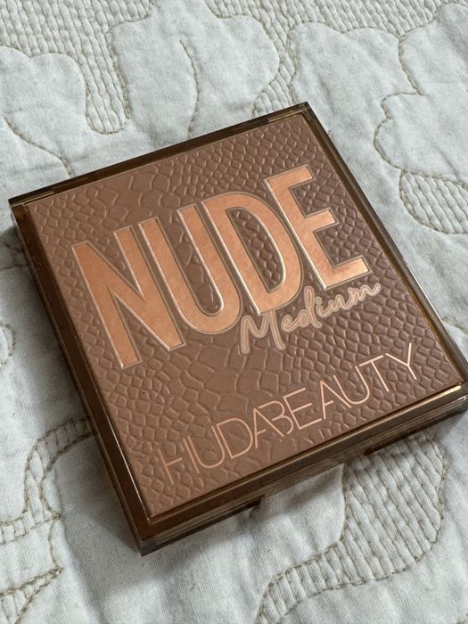 Палетка тіней Huda beauty оригінал