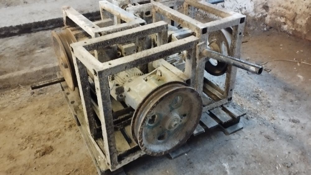 Wyciąg linowy obornika, przekładnia, reduktor 4 sztuki