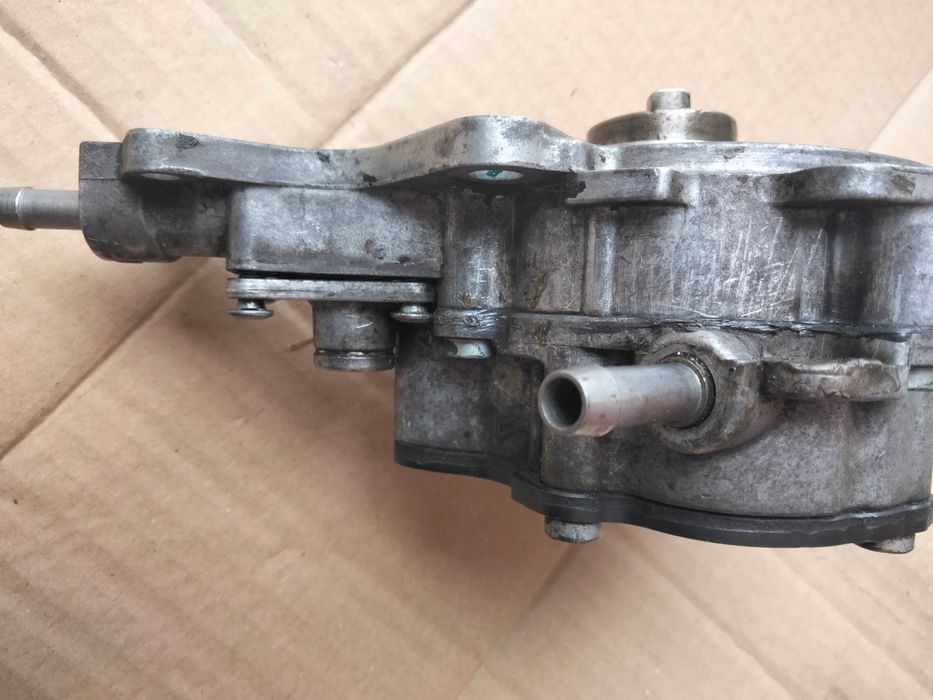 Продам вакуумний тандемнний насос до фольксвагена Туран