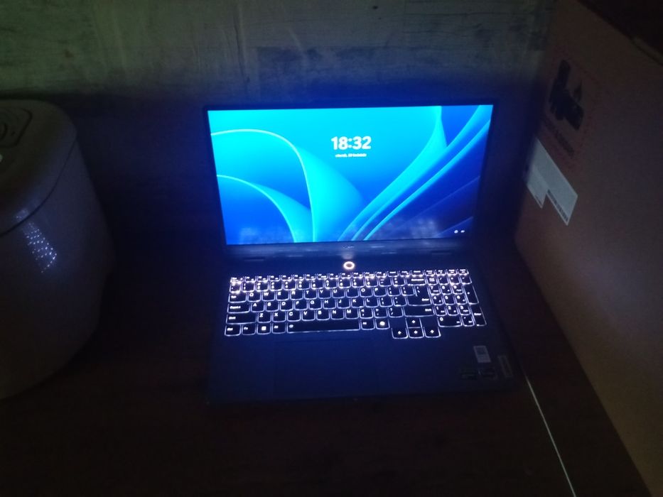 Sprzedam laptopa nowy