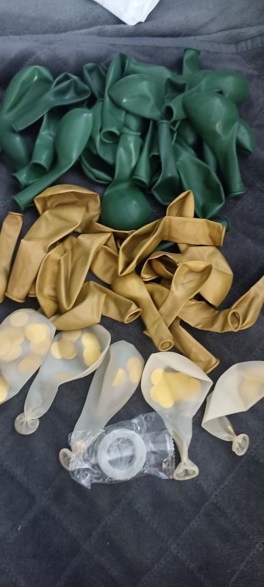 Zestaw balonów urodziny 50 sztuk zielono-złotobiałe bezbarwne girlanda