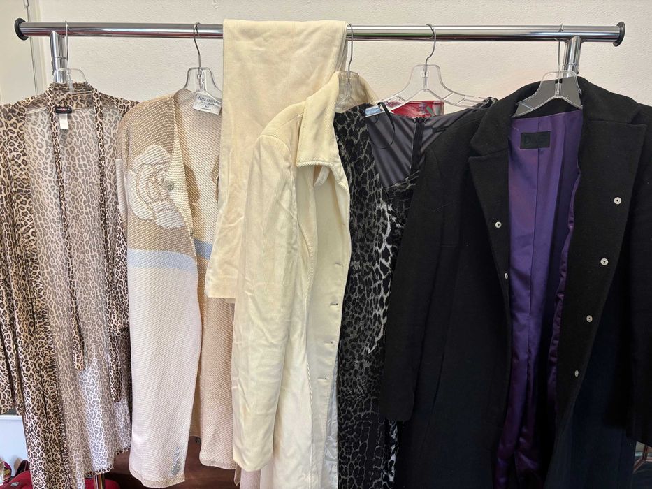 Lote Misto Oculos Escuros, Bolsas, Sapatos e Roupa feminina