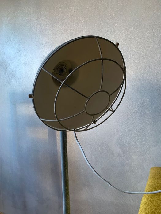Lampa loft stojąca