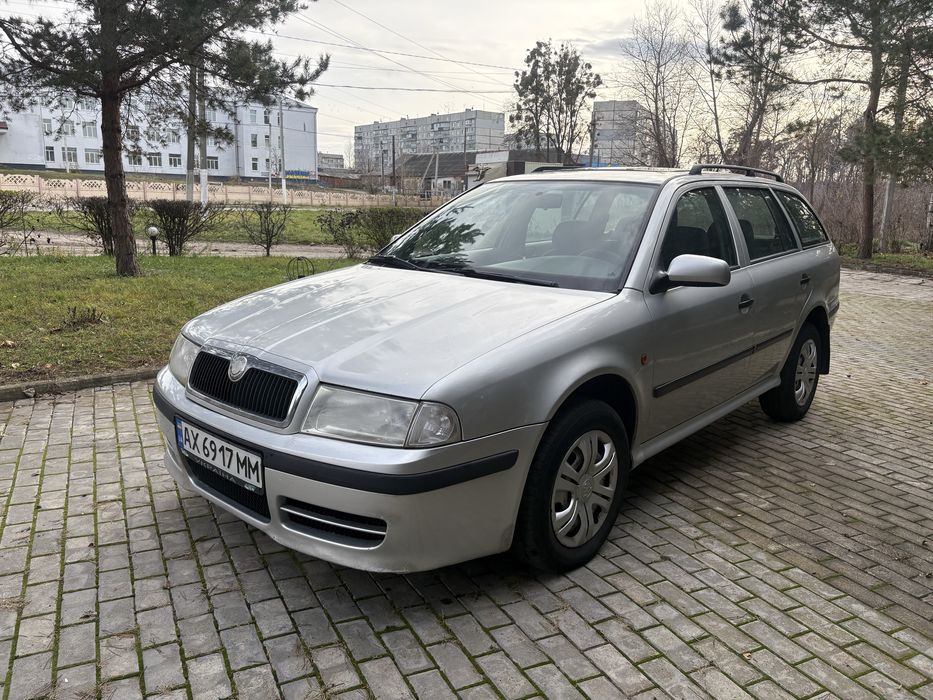 Skoda Oktavia tour 1.6 mpi автомат