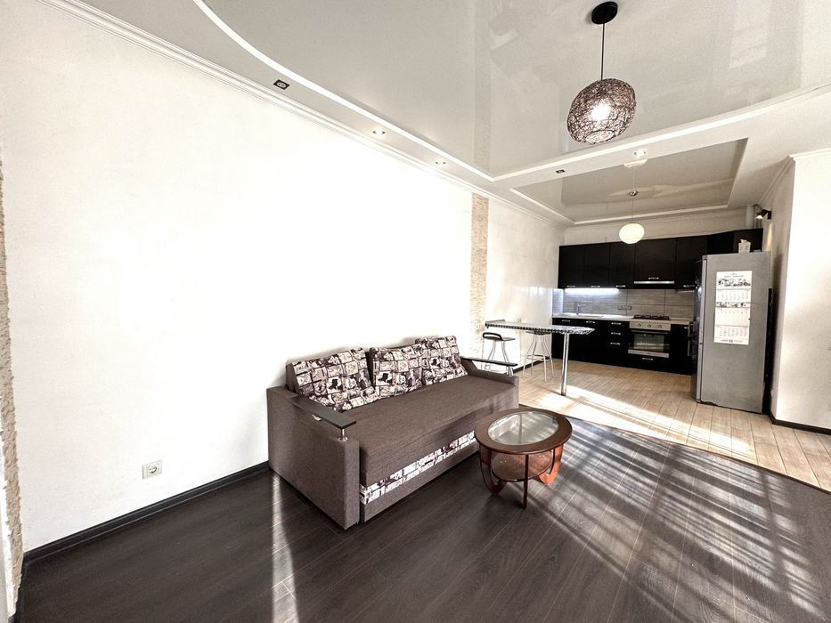 Уникальное предлодение. Центр!Квартира на земле.