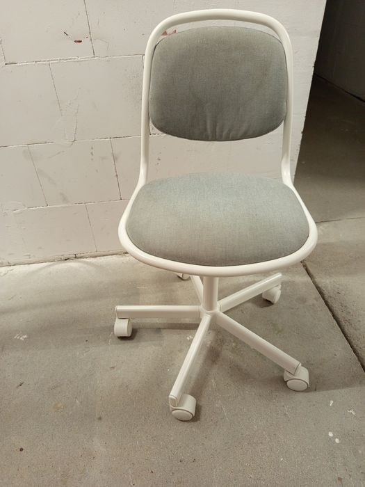 Krzesło IKEA białe