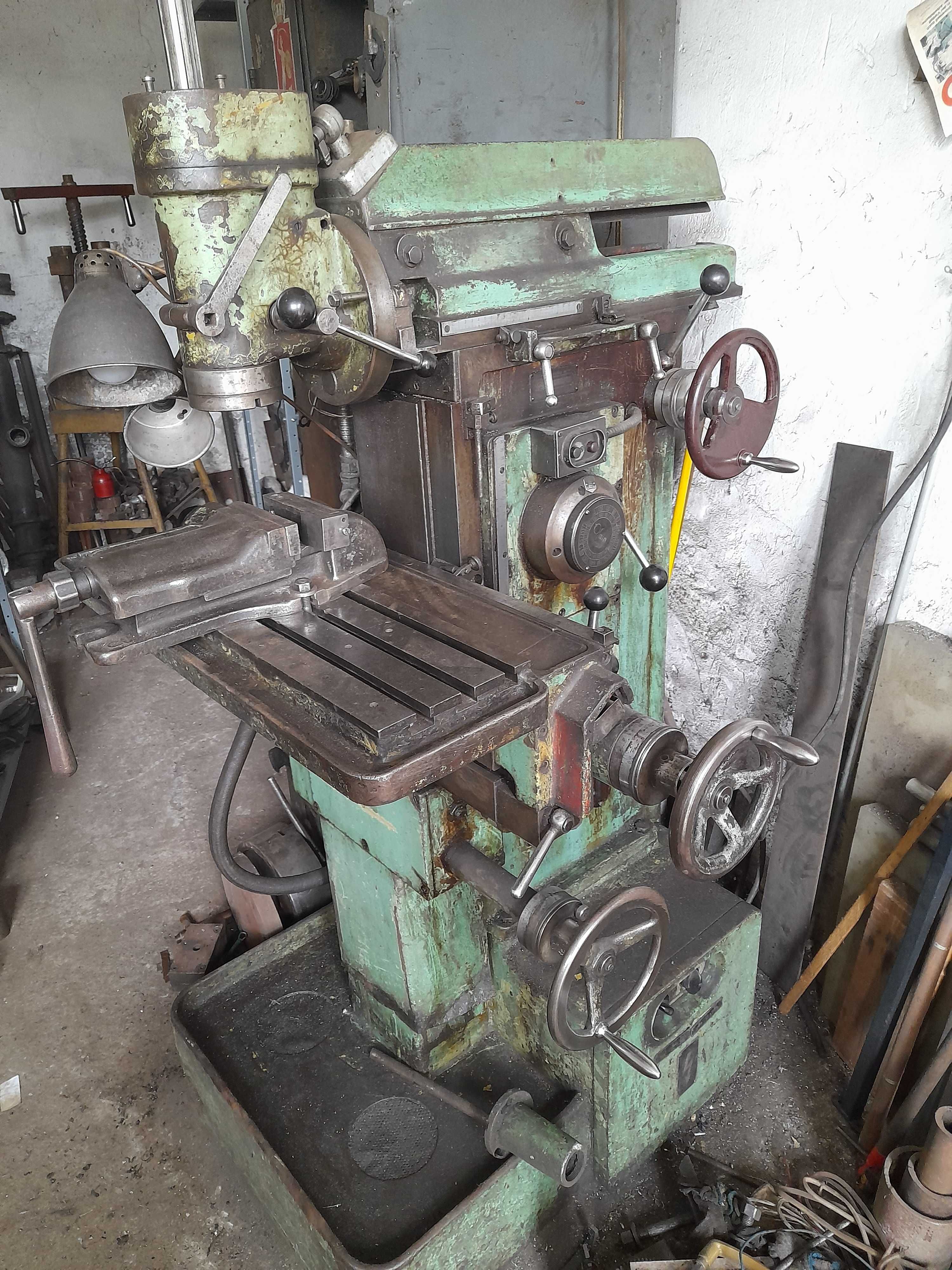 Frezarka uniwersalna rosyjska 675