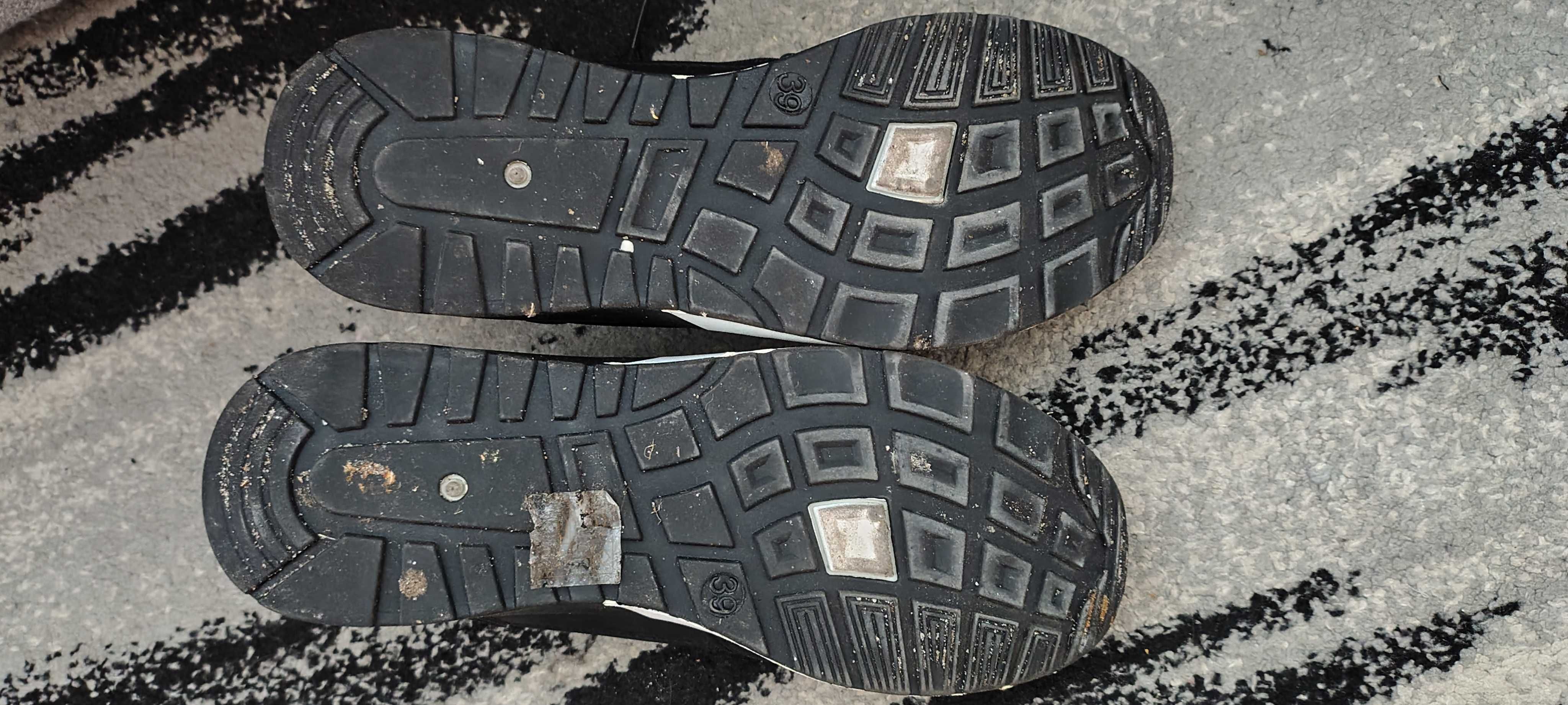 Sneakersy czarne