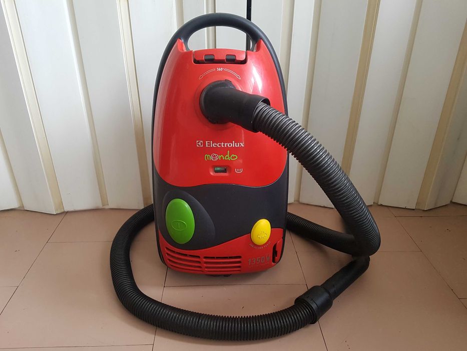 Odkurzacz ELEKTROLUX Z 1115 . MC2 . 1350 W .