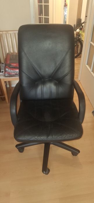 Krzesło biurowe wygodne
