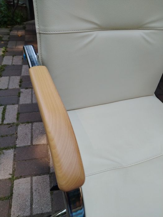 Офісне крісло Nowy Styl Samba