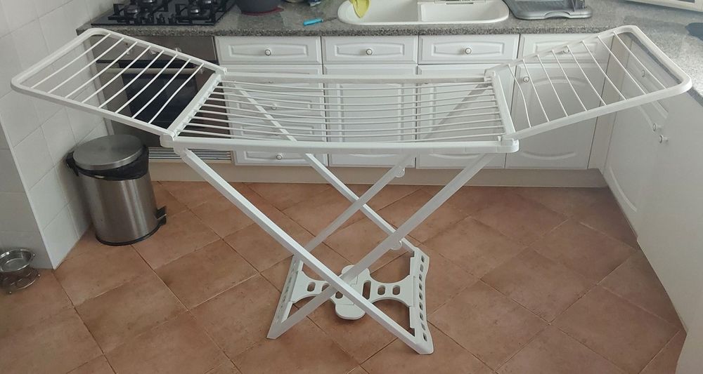 ESTENDAL,RESINA RESISTENTE PARA ROUPA.Casa,Quarto,Cozinha,Sala,Varanda