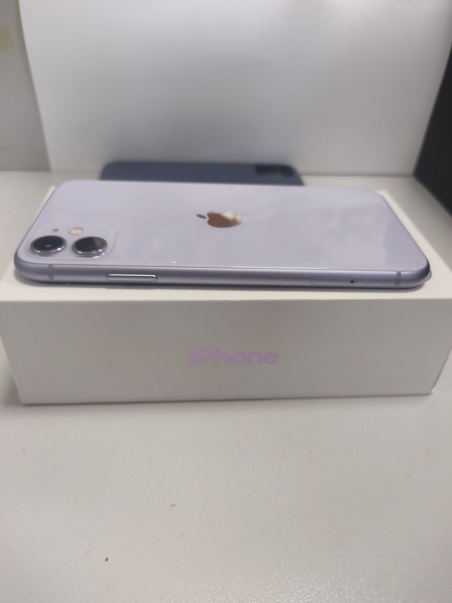Iphone 11 64 gb b